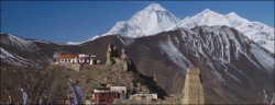 Nepal, panorama da Dzong verso il Dhaulagiri