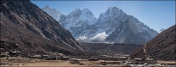 Il grande trekking del Kanchenjunga in Nepal:  il panorma da Ghunsa 