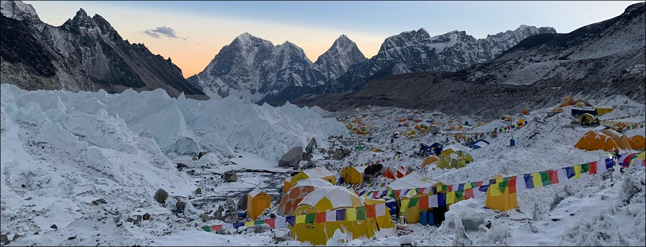 Il campo base Everest lato nepalese nel 2019