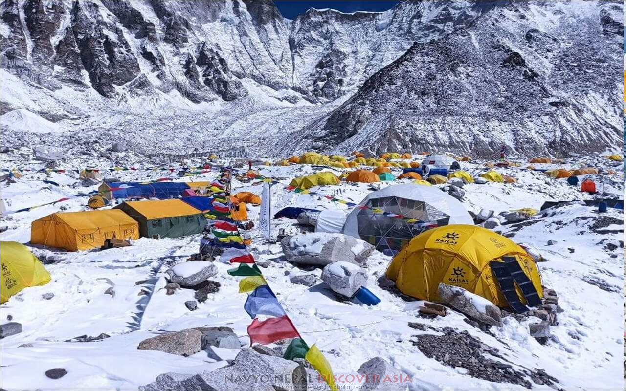 Una panoramica del campo base Everest aprile 2021