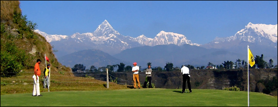 Golf nell'Himalaya : divertirsi in stile davanti all'Annapurna Himalaya in Pokhara