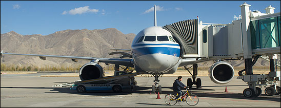 Le guide viaggi, come arrivare - l'aeroporto di Lhasa-Gonggar.